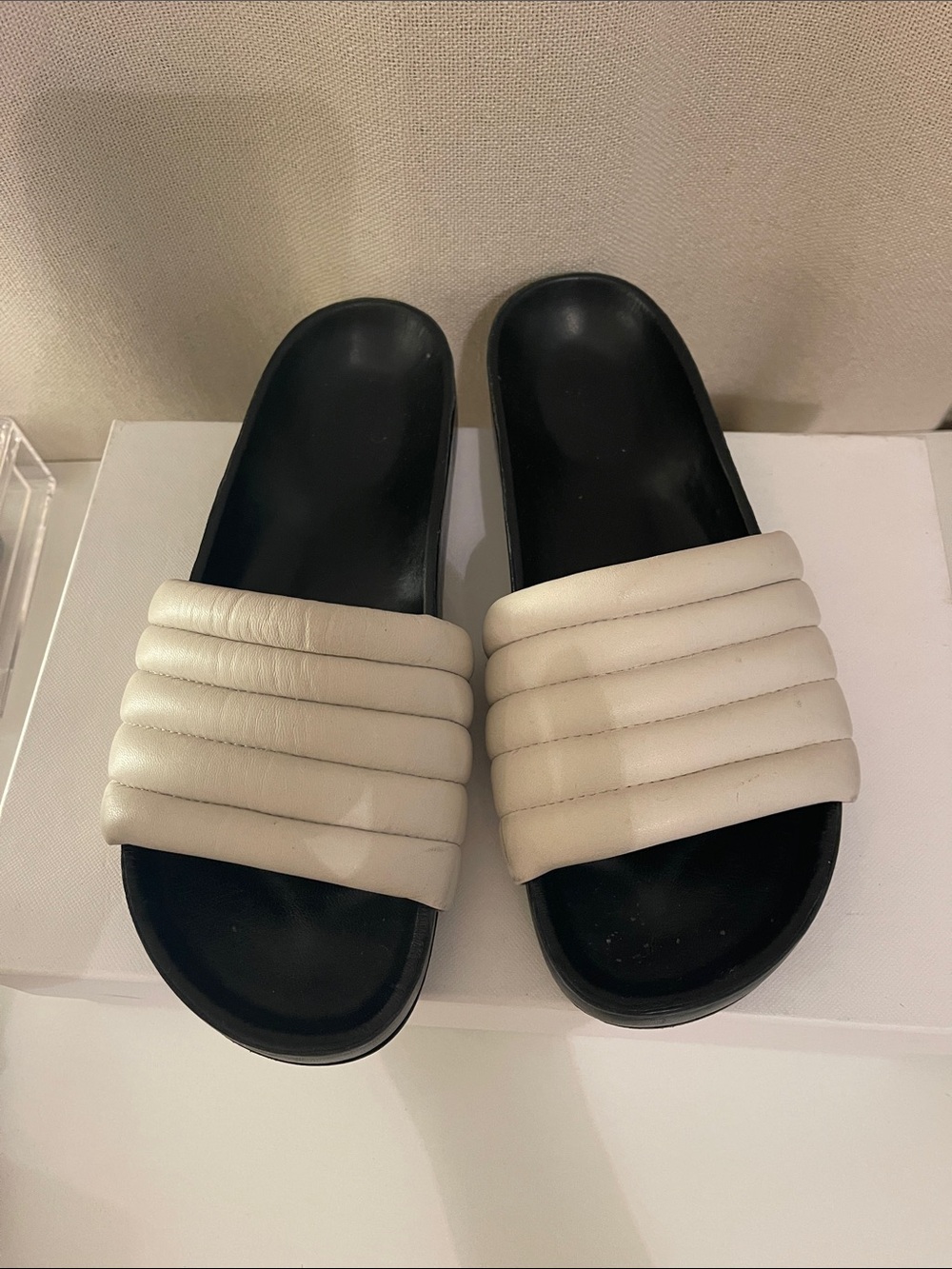 Isabel Marant Hellea Padded Slide Sandals in Cream and Black. Size 38